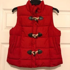 ARIZONA PUFFER VEST WITH TOGGLES AND HIDDEN ZIPPER